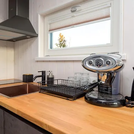 Loma-asunnot Eco House With A Hot Tub Pärnu